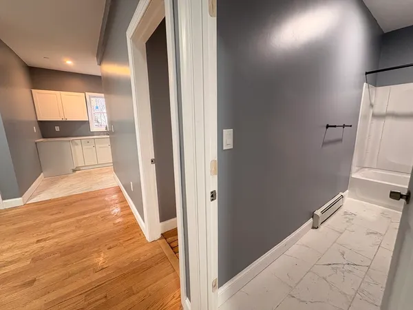 $2,950 | 25 Central Square, Unit 2, Brockton, MA 02301