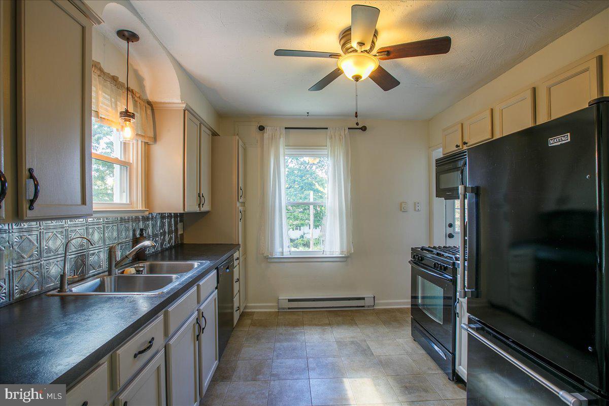 333 Rathton Road York, PA 17403 - Photo 5 of 38 Gallery Image 5