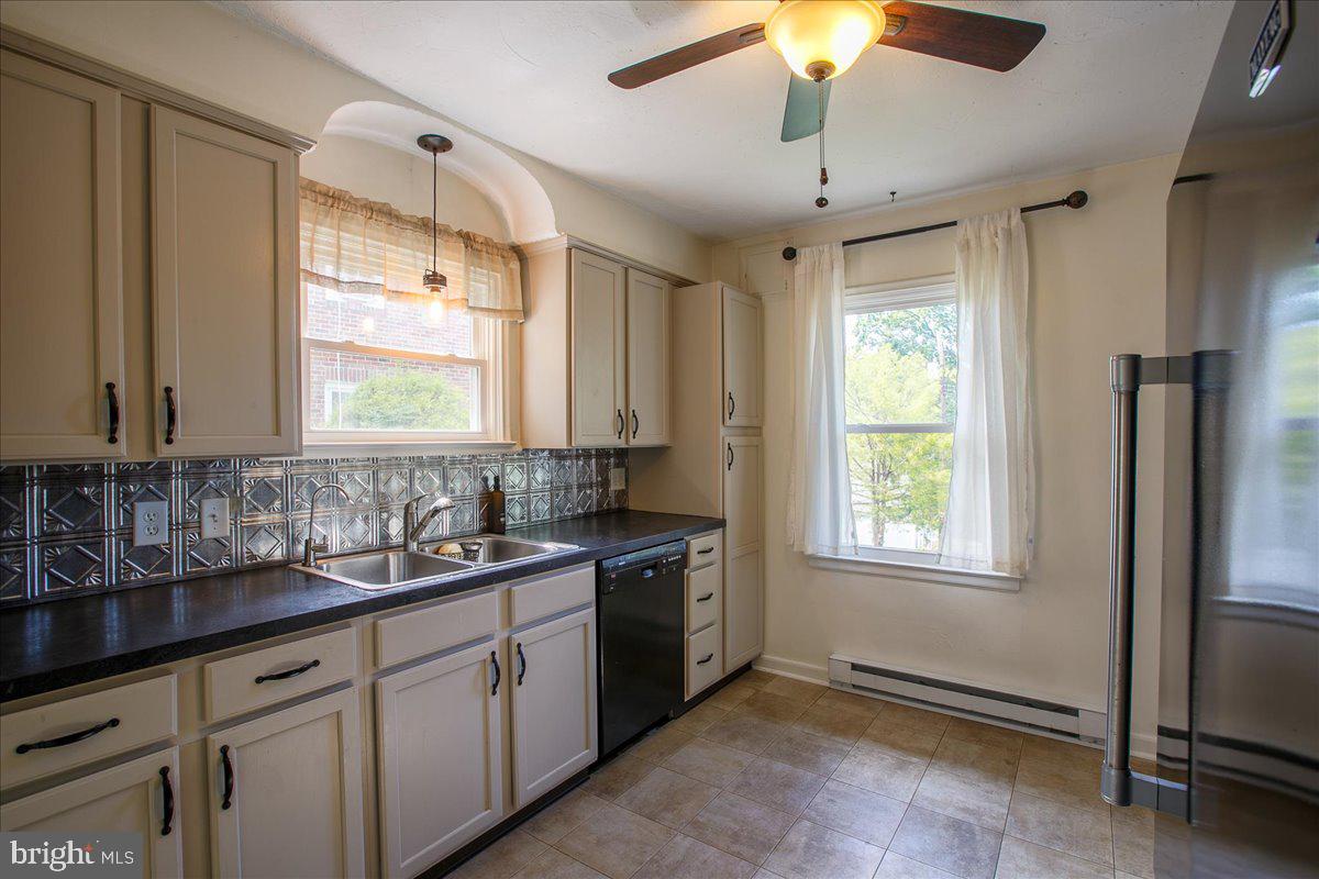 333 Rathton Road York, PA 17403 - Photo 6 of 38 Gallery Image 6