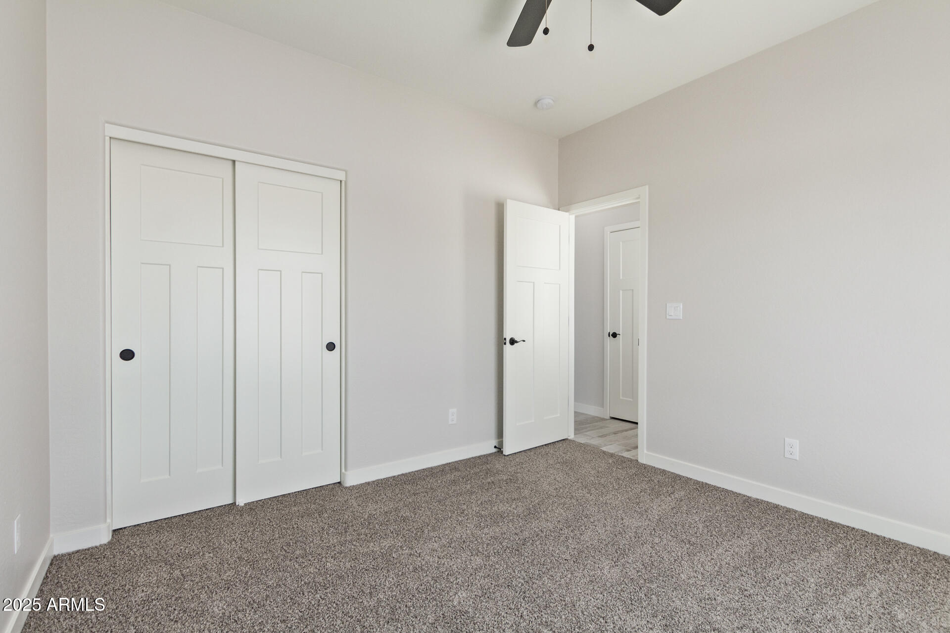 15220 South Diablo Road Arizona City, AZ 85123 - Photo 24 of 32 a view of an empty room