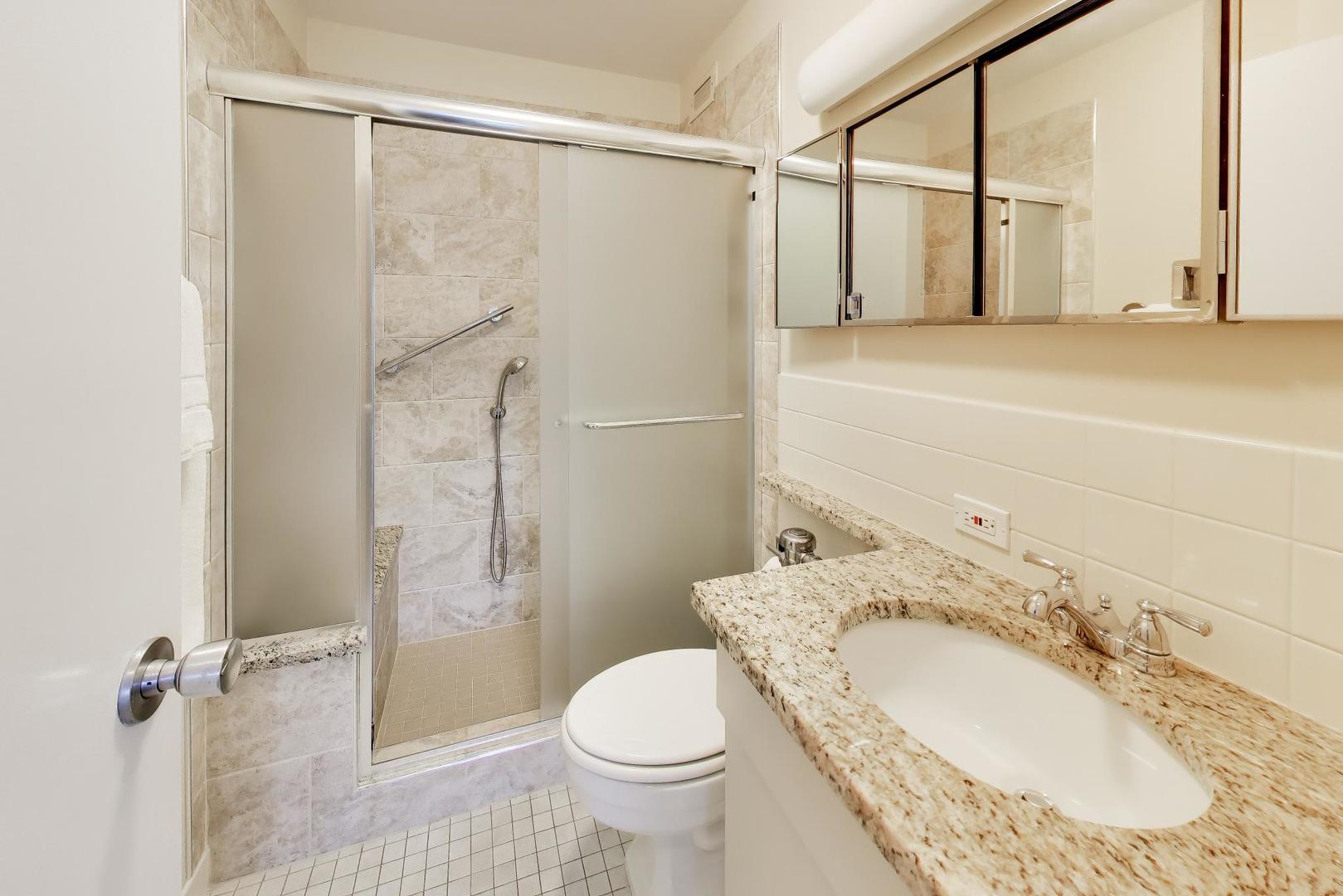 1440 Sheridan Road, Unit 706 Wilmette, IL 60091 - Photo 12 of 23