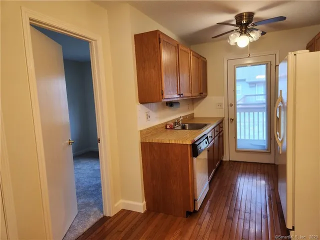 $1,350 | 1 Abbott Road, Unit 167, Ellington, CT 06029