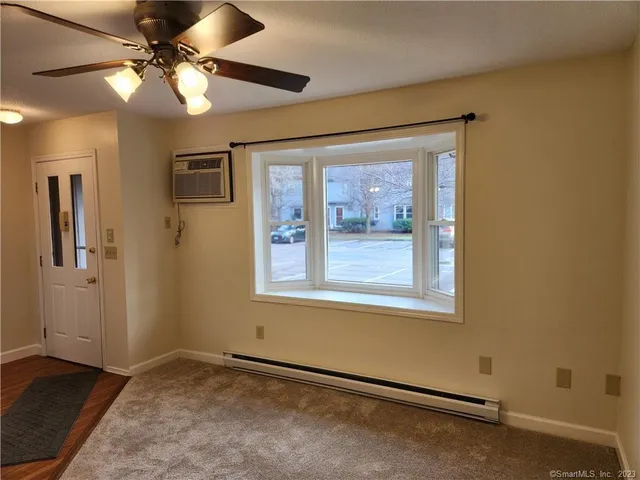 $1,350 | 1 Abbott Road, Unit 167, Ellington, CT 06029