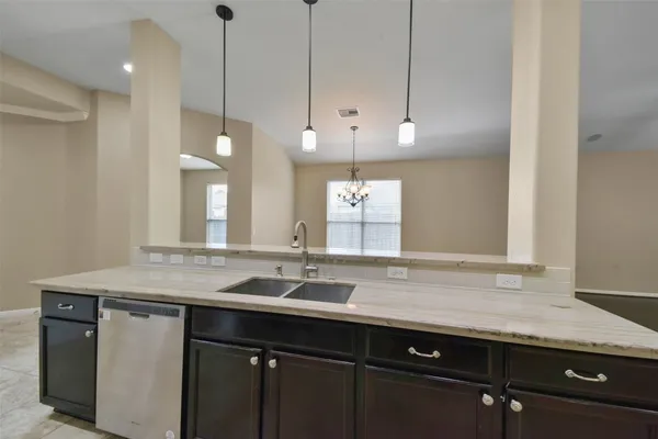 $2,300 | 13515 Smith Lake Lane, Houston, TX 77044