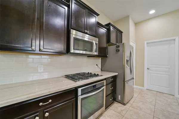 $2,300 | 13515 Smith Lake Lane, Houston, TX 77044