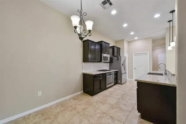 $2,300 | 13515 Smith Lake Lane, Houston, TX 77044