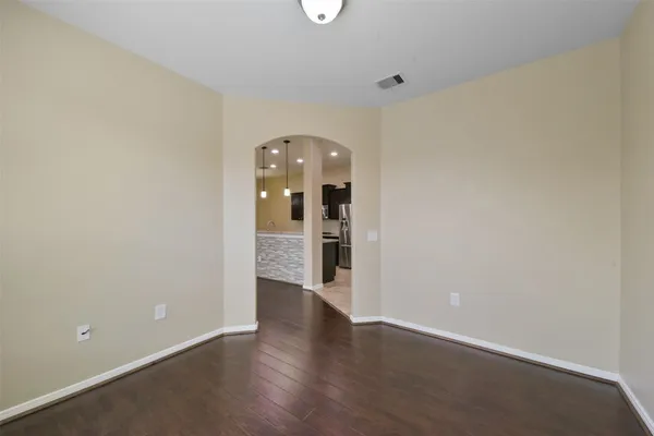 $2,300 | 13515 Smith Lake Lane, Houston, TX 77044
