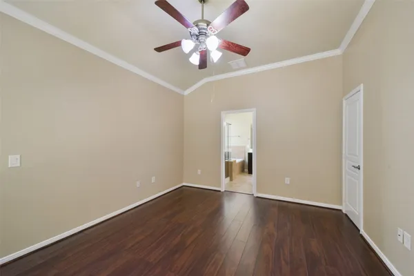 $2,300 | 13515 Smith Lake Lane, Houston, TX 77044