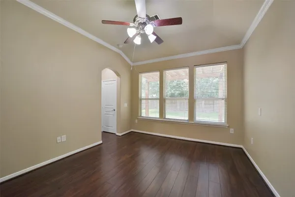 $2,300 | 13515 Smith Lake Lane, Houston, TX 77044