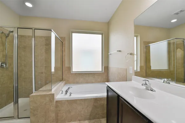 $2,300 | 13515 Smith Lake Lane, Houston, TX 77044