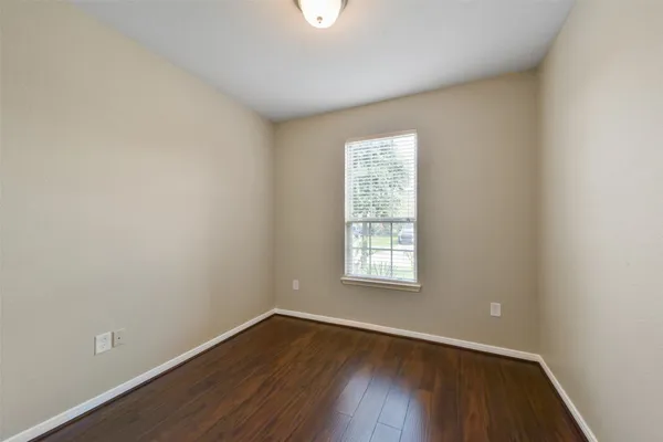$2,300 | 13515 Smith Lake Lane, Houston, TX 77044