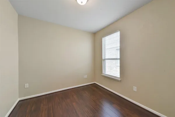 $2,300 | 13515 Smith Lake Lane, Houston, TX 77044