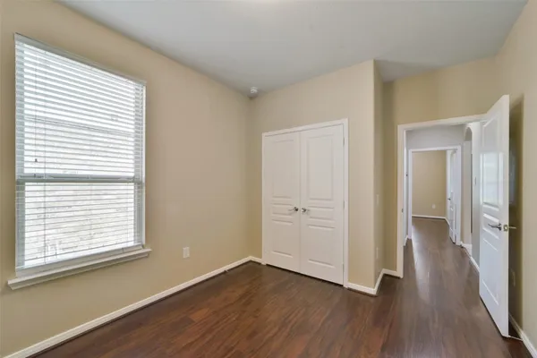 $2,300 | 13515 Smith Lake Lane, Houston, TX 77044