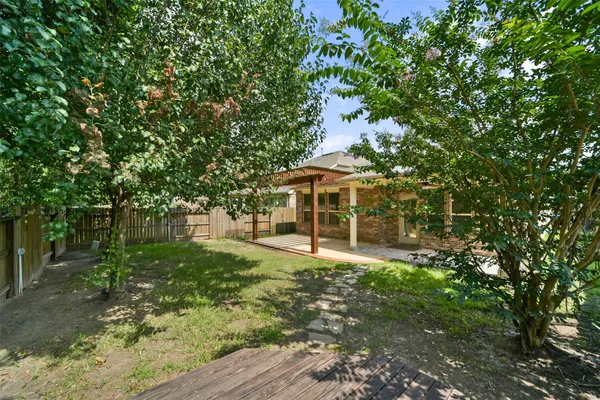 $2,300 | 13515 Smith Lake Lane, Houston, TX 77044