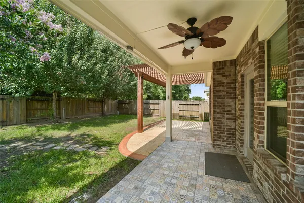 $2,300 | 13515 Smith Lake Lane, Houston, TX 77044