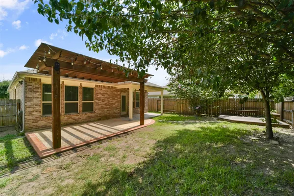 $2,300 | 13515 Smith Lake Lane, Houston, TX 77044