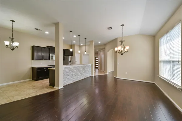 $2,300 | 13515 Smith Lake Lane, Houston, TX 77044