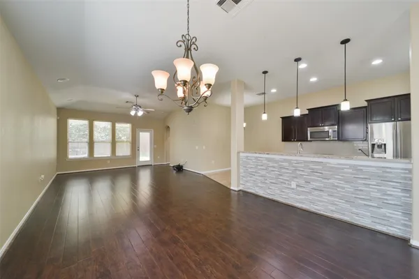 $2,300 | 13515 Smith Lake Lane, Houston, TX 77044