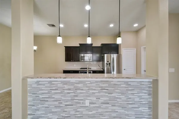 $2,300 | 13515 Smith Lake Lane, Houston, TX 77044