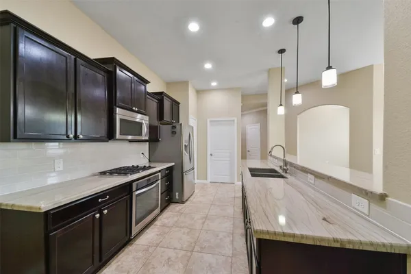 $2,300 | 13515 Smith Lake Lane, Houston, TX 77044