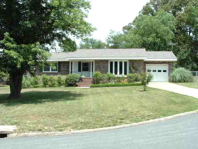 114 Montclair Road Mauldin, SC 29662 - Photo 1 of 9 Gallery Image 1