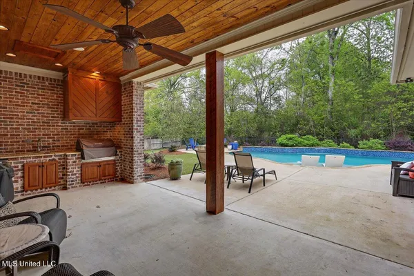 $975,500 | 204 St Charlotte Cove, Madison, MS 39110