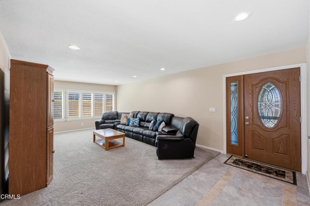 3695 Semple Street Simi Valley, CA 93063 - Photo 5 of 49