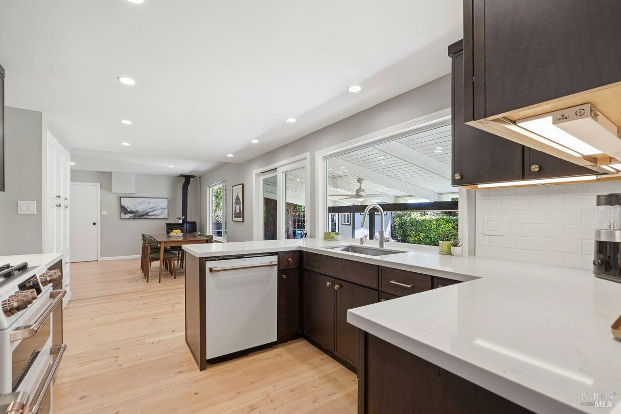 2205 Hillside Drive Santa Rosa, CA 95404 - Photo 12 of 32