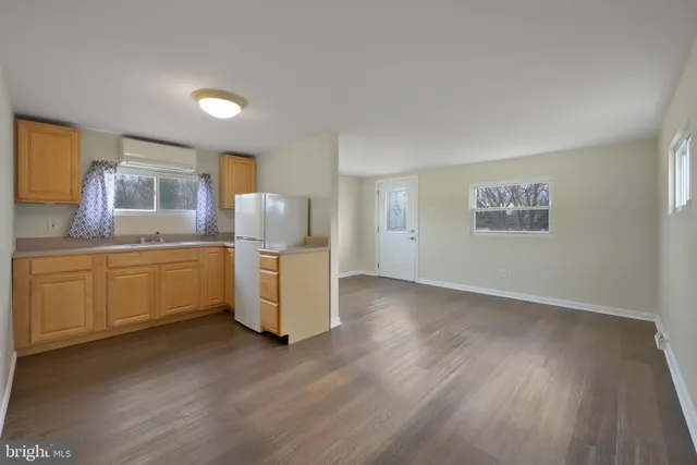 $1 | 244 Pomona Avenue, Glassboro, NJ 08028