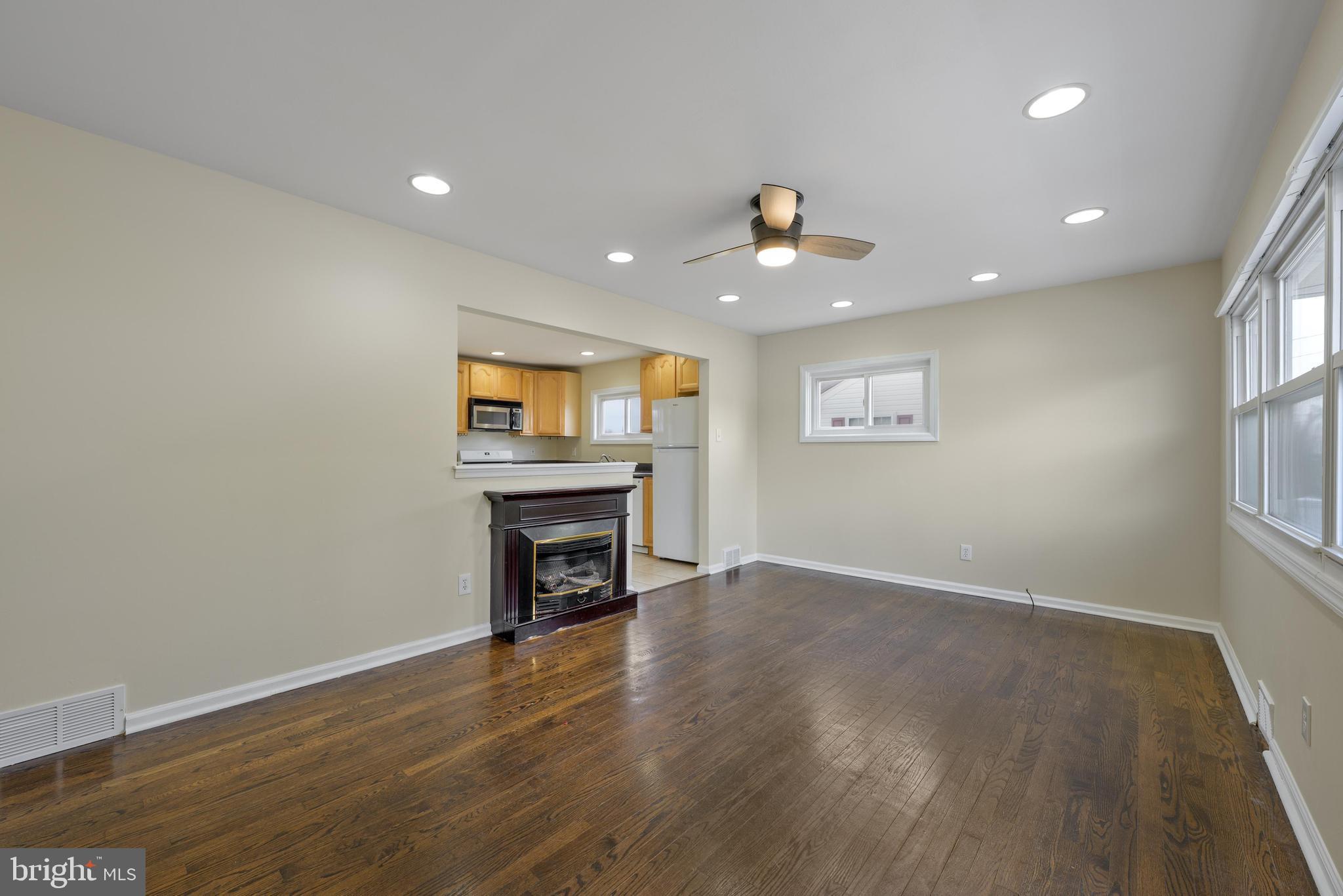 244 Pomona Avenue Glassboro, NJ 08028 - Photo 2 of 25