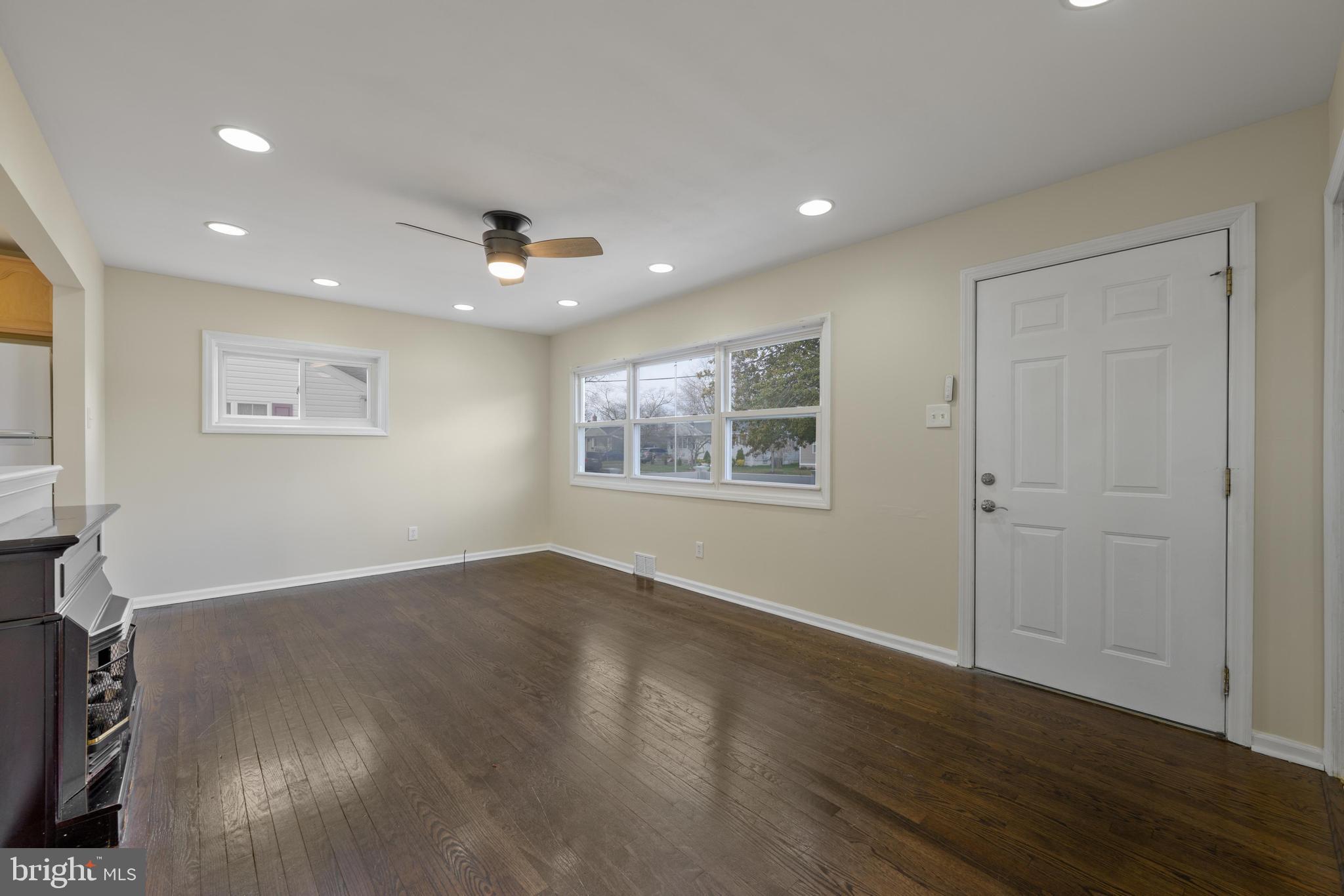 244 Pomona Avenue Glassboro, NJ 08028 - Photo 3 of 25