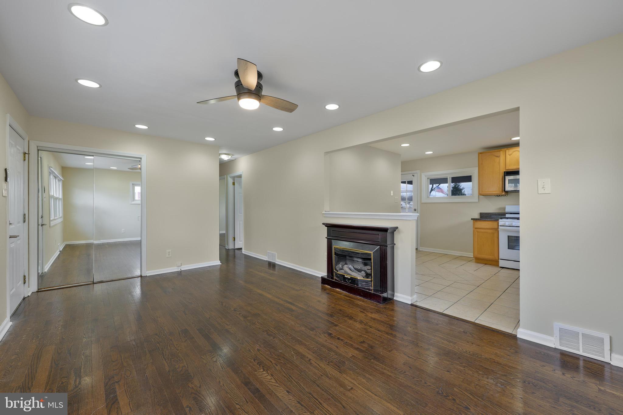 244 Pomona Avenue Glassboro, NJ 08028 - Photo 4 of 25