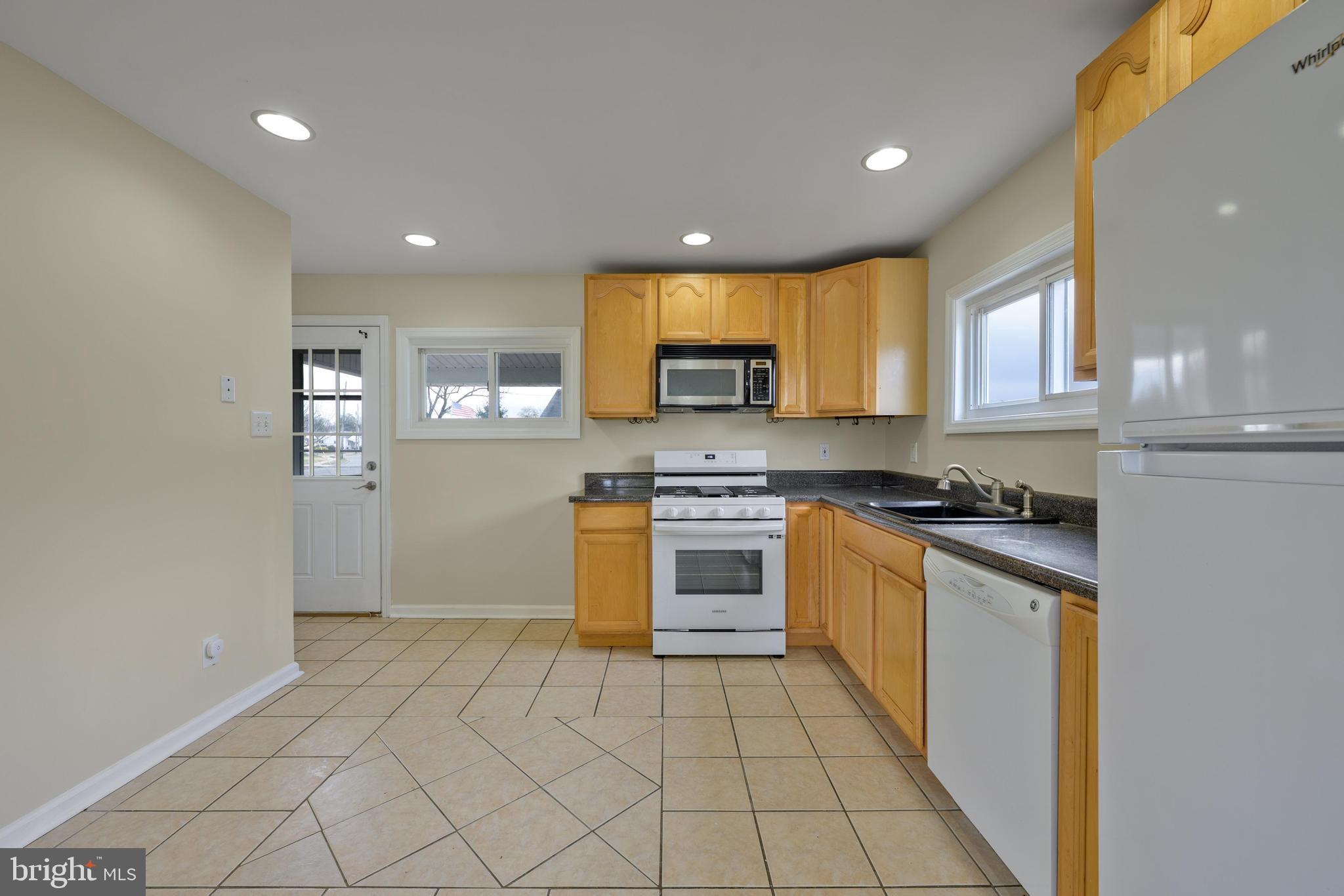 244 Pomona Avenue Glassboro, NJ 08028 - Photo 6 of 25