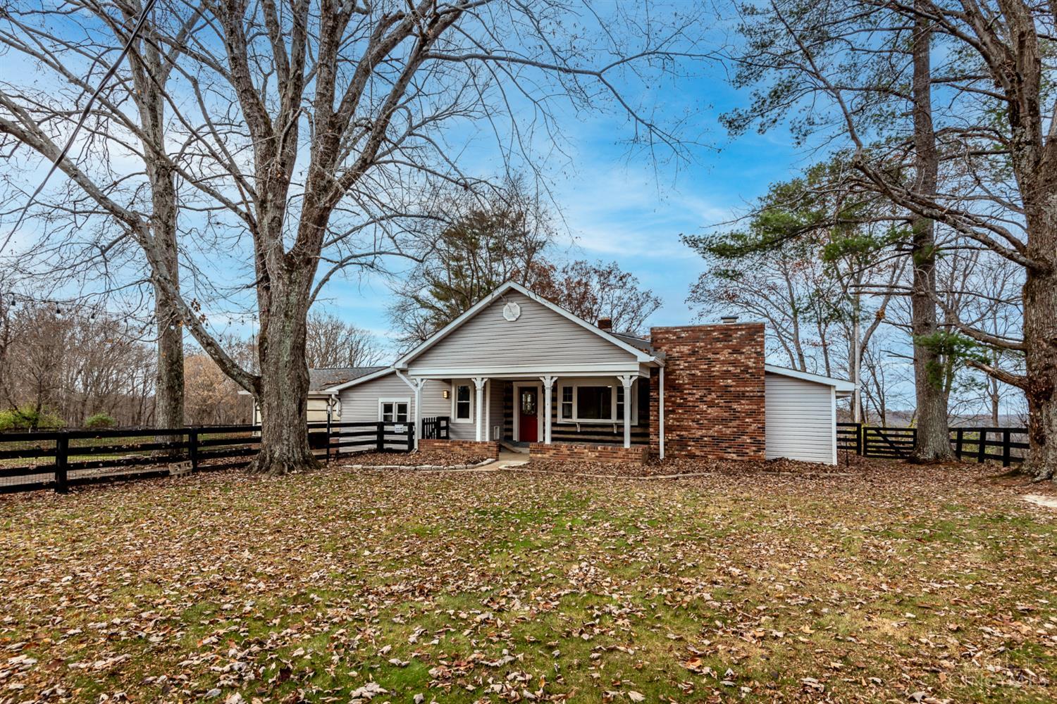 5654 Wilmington Road Oregonia, OH 45054 - Photo 4 of 58