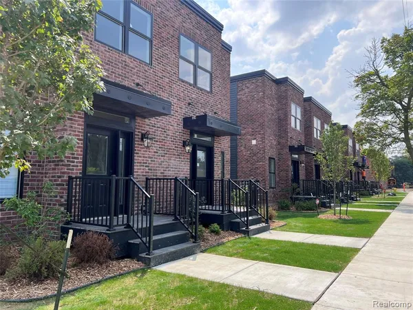 $4,800,000 | 211 West 5th Street, Flint, MI 48503