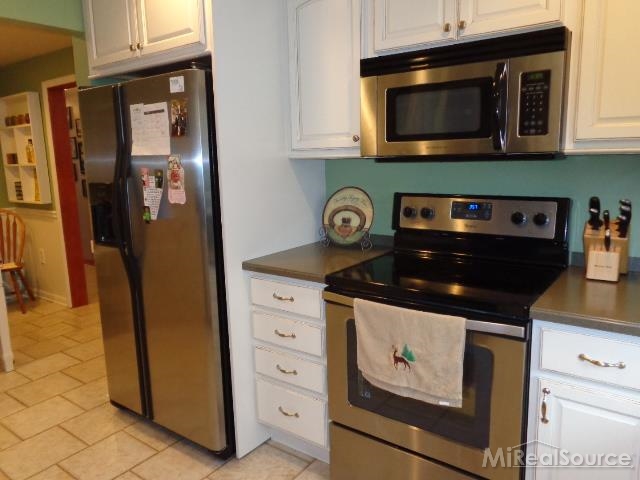 3610 State Fort Gratiot, MI 48059 - Photo 3 of 34 31233434-2.JPG
