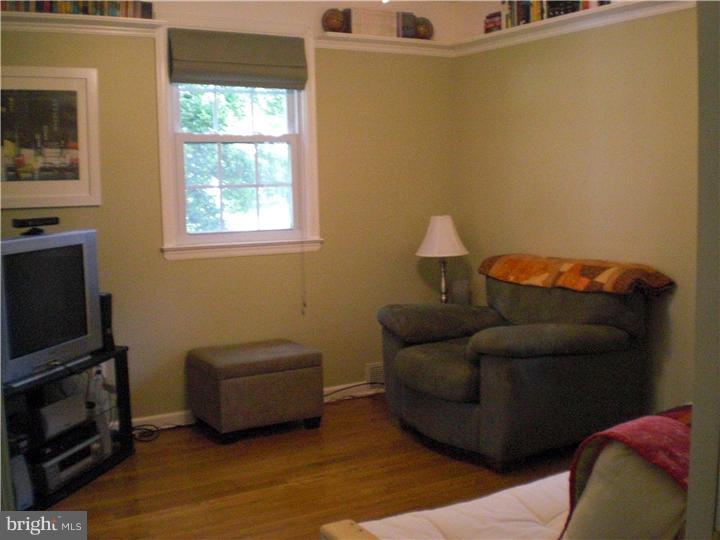32 Ferncliff Road Newark, DE 19711 - Photo 7 of 23 Family Room