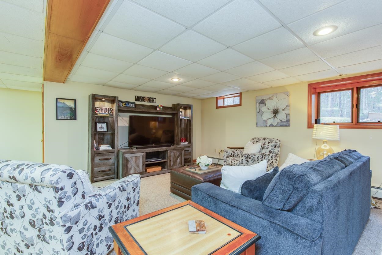 37 Standish Way Amherst, NH 03031 - Photo 46 of 50