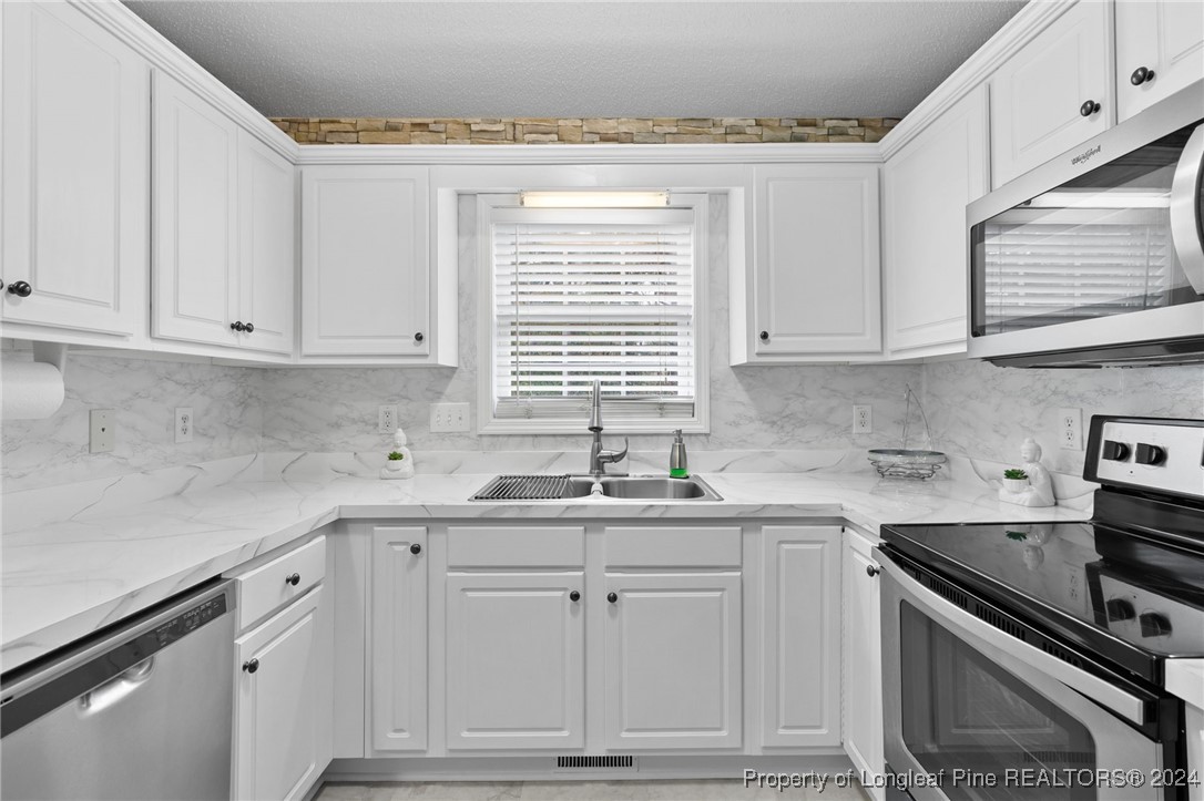 1004 Bramblegate Road Hope Mills, NC 28348 - Photo 14 of 35 Gallery Image 14