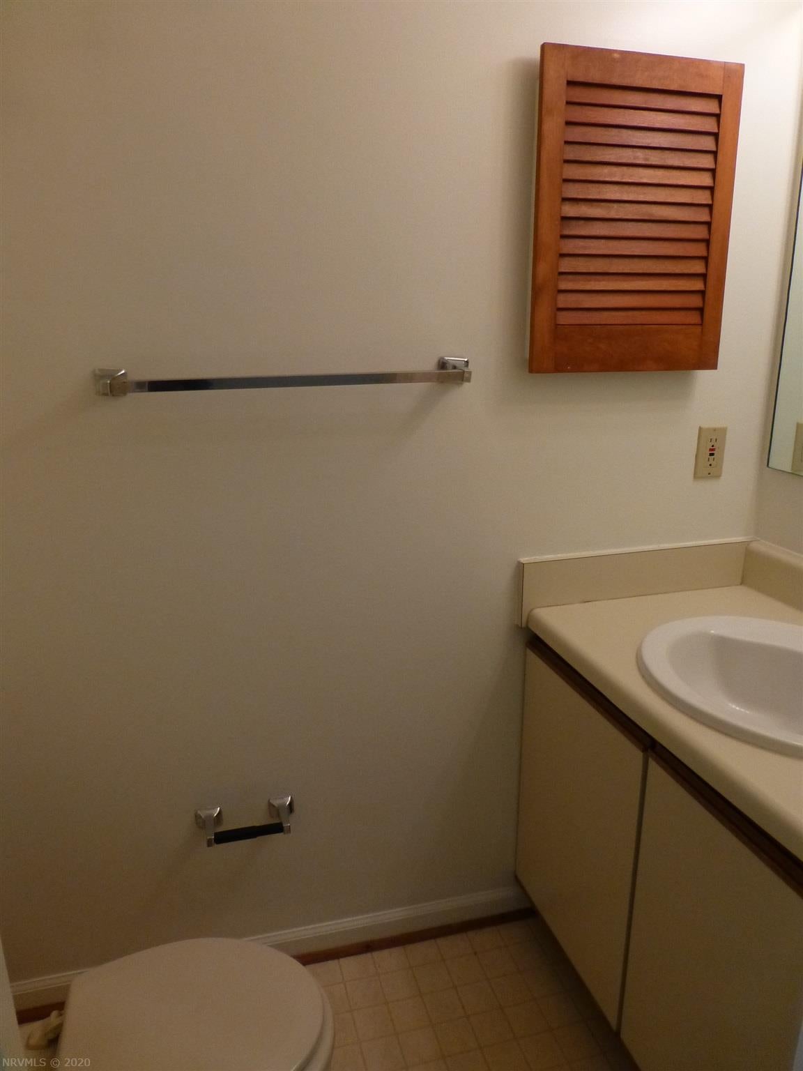 2410 Ridge Road Blacksburg, VA 24060 - Photo 15 of 31 Gallery Image 15