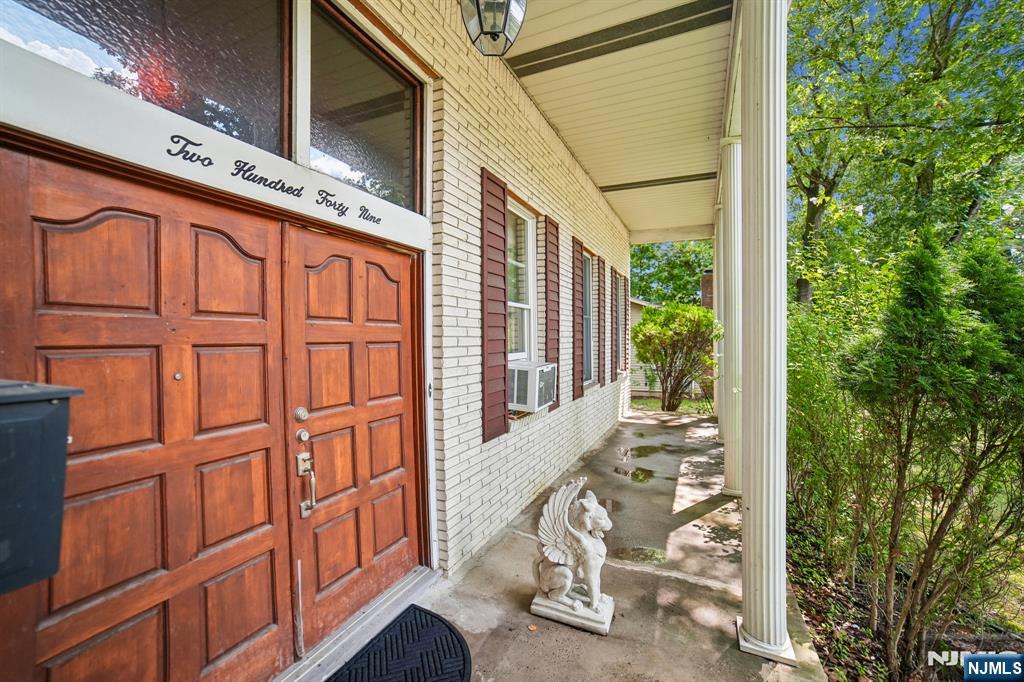 249 Knickerbocker Road Englewood, NJ 07631 - Photo 3 of 34 Gallery Image 3