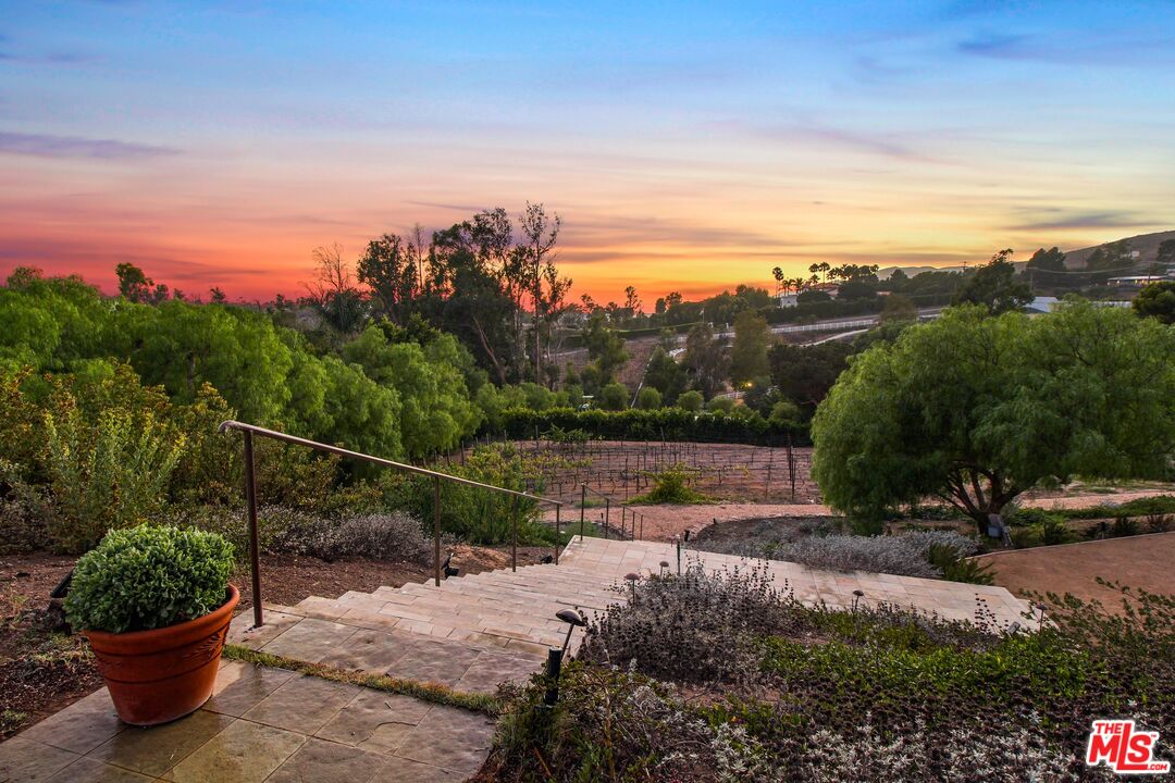 5801 Kanan Dume Road Malibu, CA 90265 - Photo 2 of 44