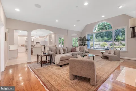 $2,250,000 | 640 Narcisi Lane, Wayne, PA 19087