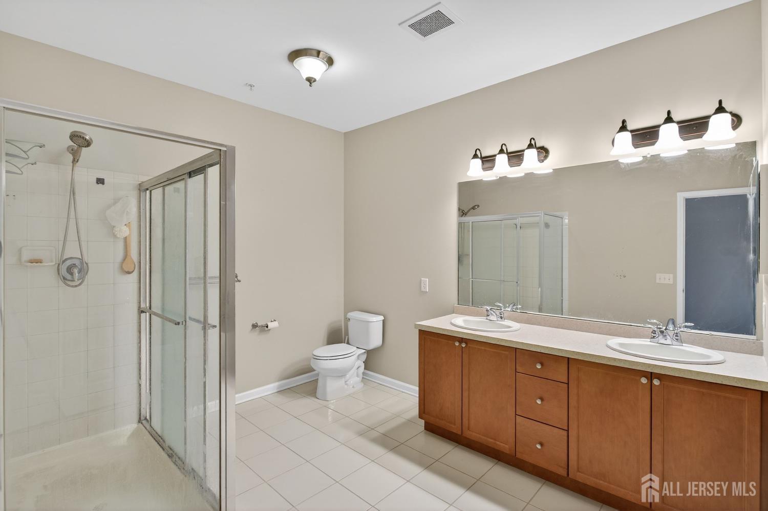 326 Sloan Court Matawan, NJ 07747 - Photo 17 of 30