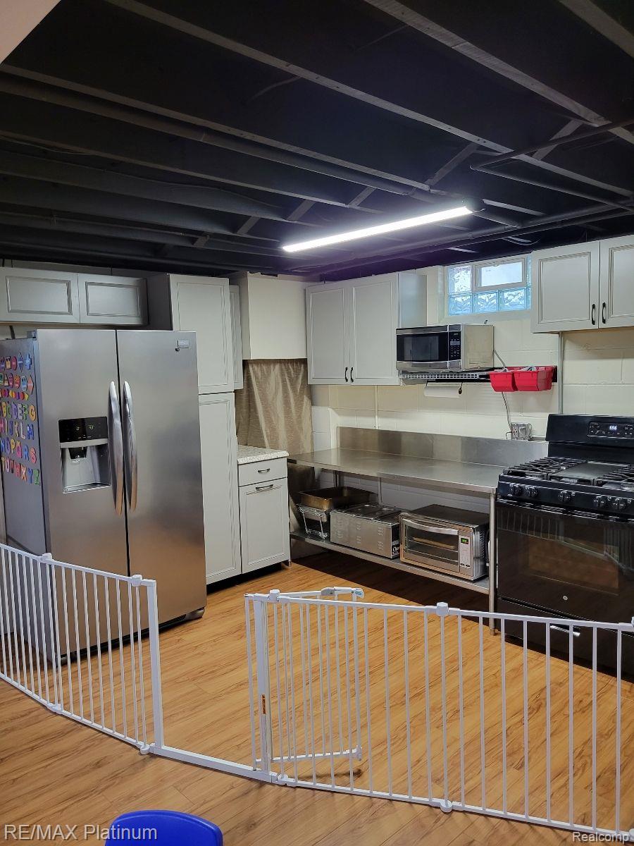 910 Dryer Farm Road Lansing, MI 48917 - Photo 23 of 25 Gallery Image 23
