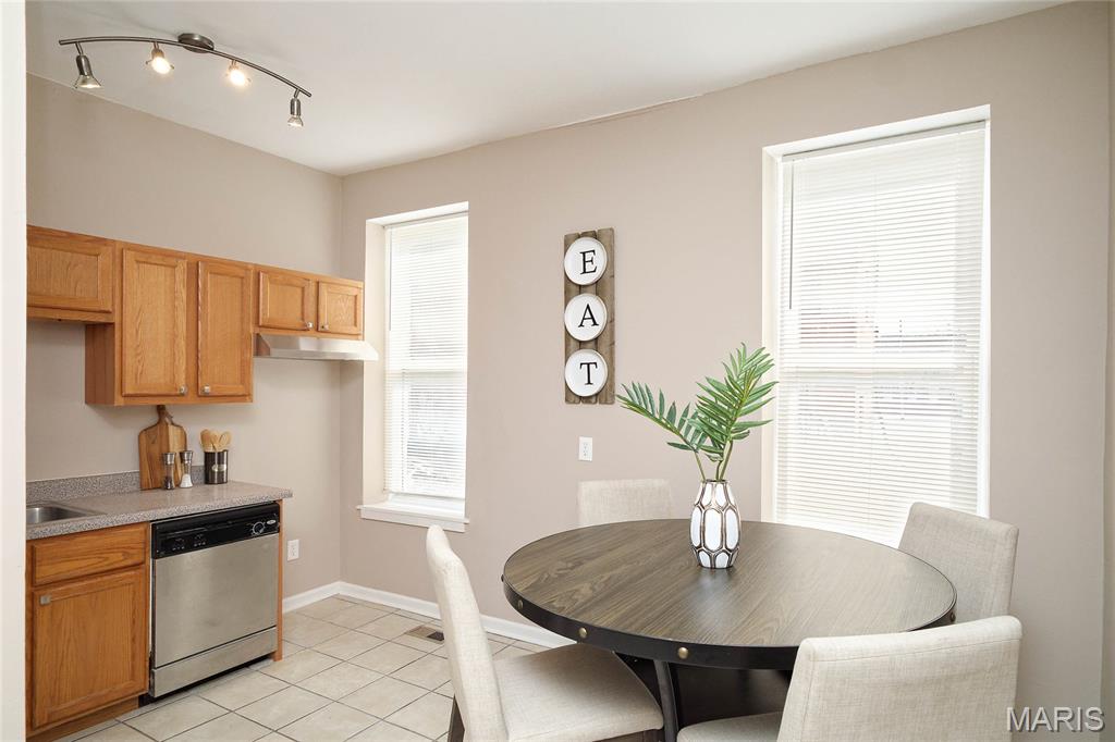 708 Ann Avenue, Unit R St. Louis, MO 63104 - Photo 5 of 32