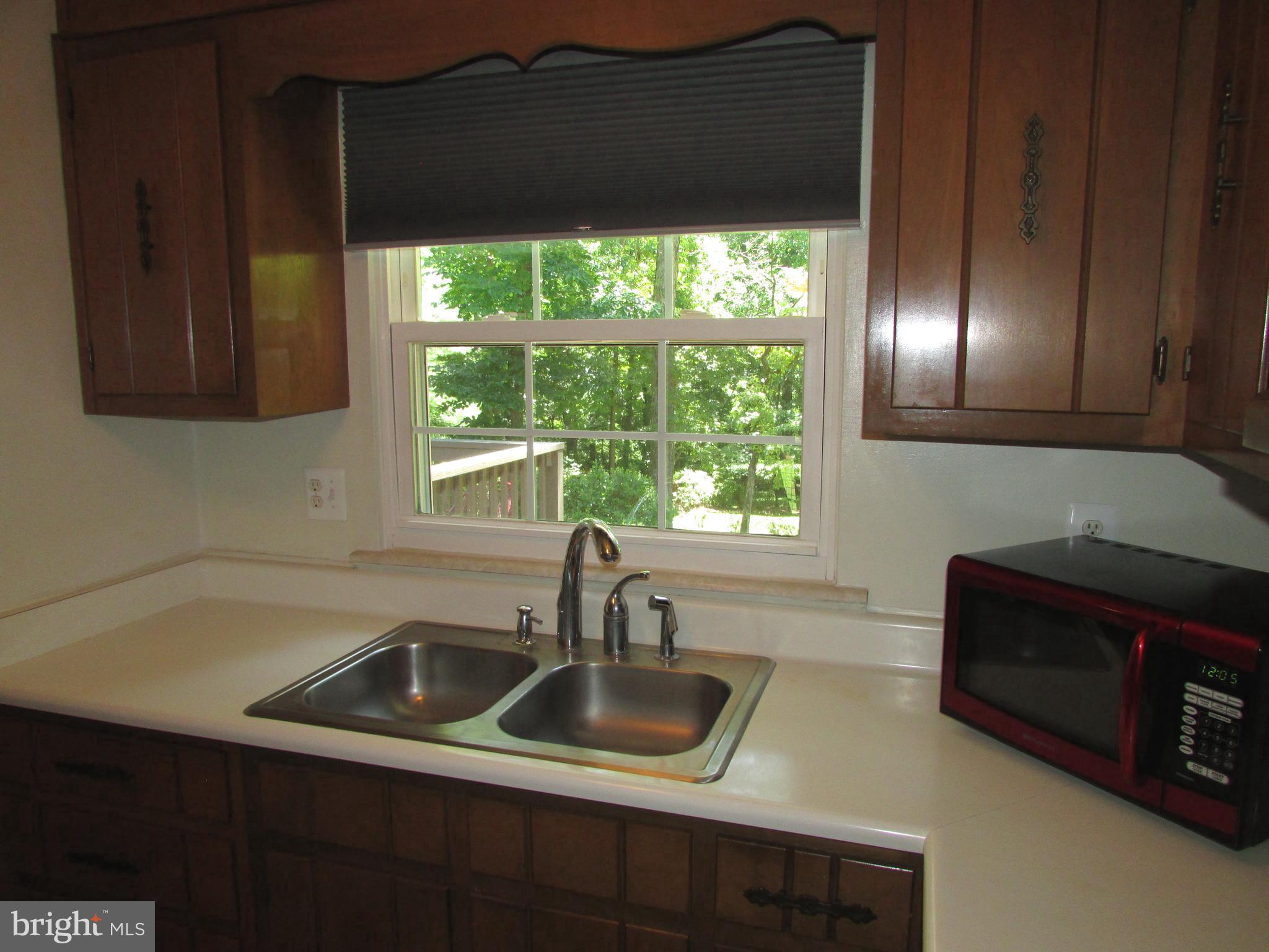 7255 Baldwin Ridge Road Warrenton, VA 20187 - Photo 17 of 45 Clean and well maintained Kitchen