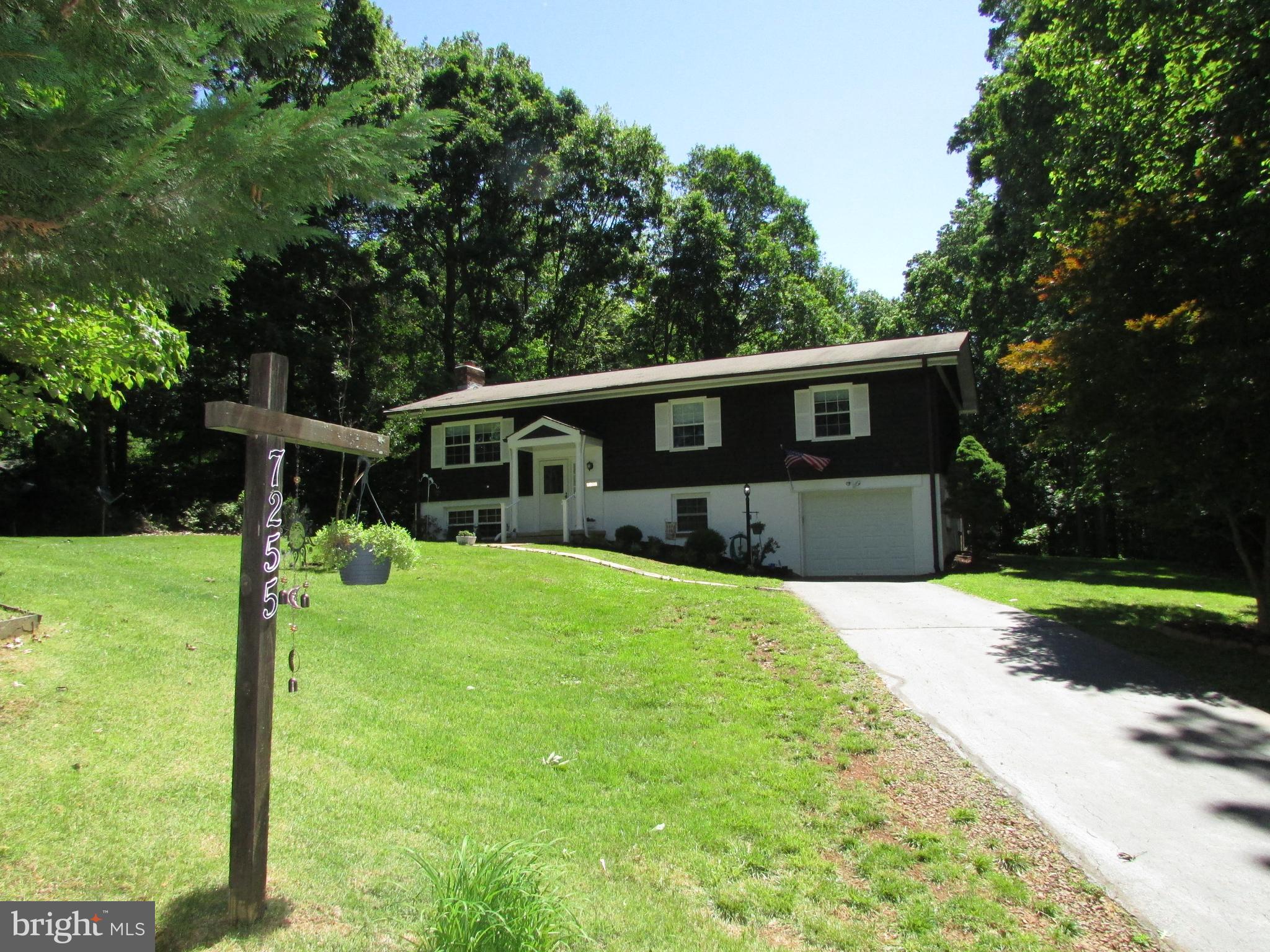7255 Baldwin Ridge Road Warrenton, VA 20187 - Photo 5 of 45 Extra long driveway with plenty of parking!