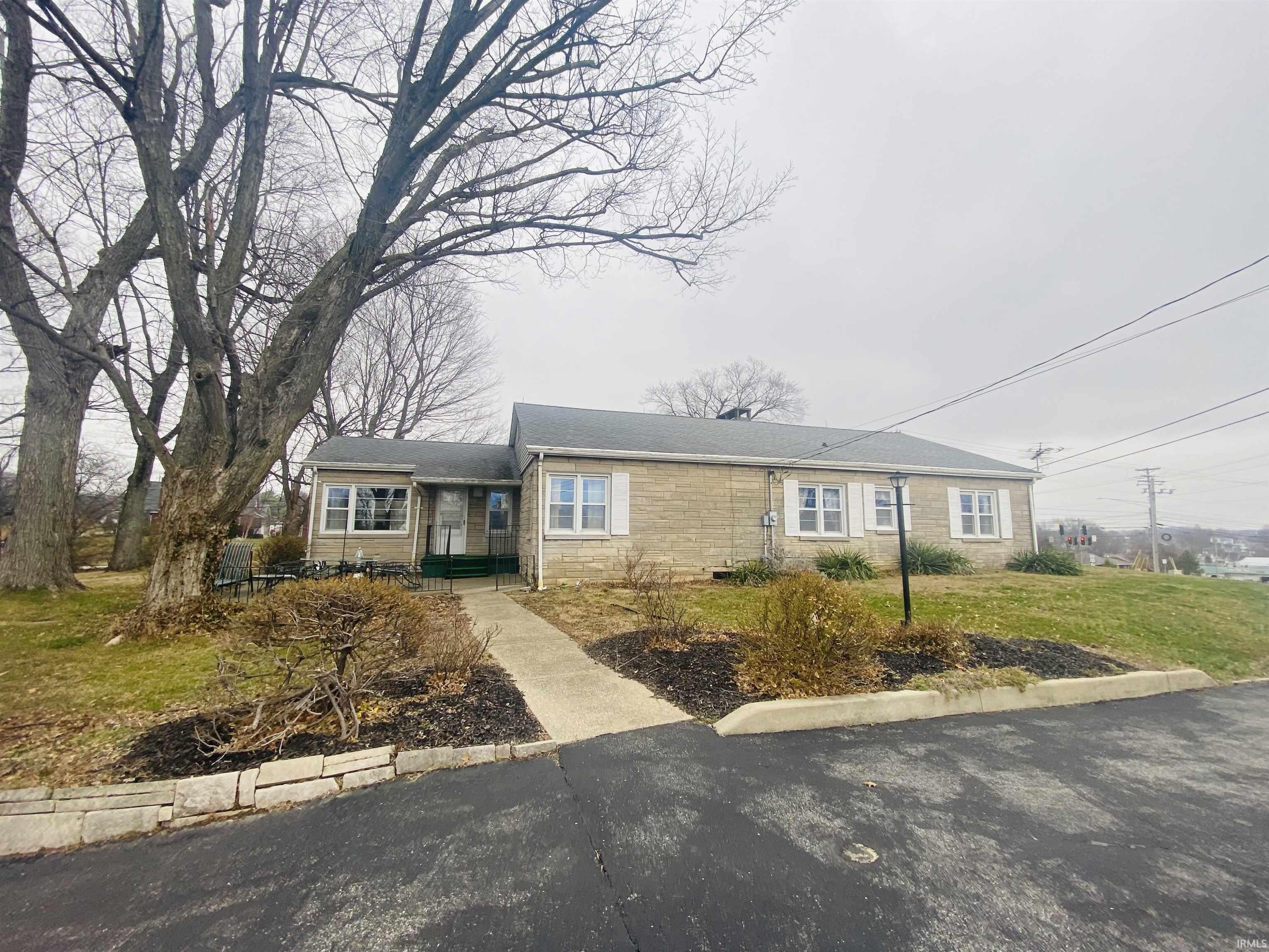 589 North Truman Road Jasper, IN 47546 - Photo 30 of 36 Gallery Image 30