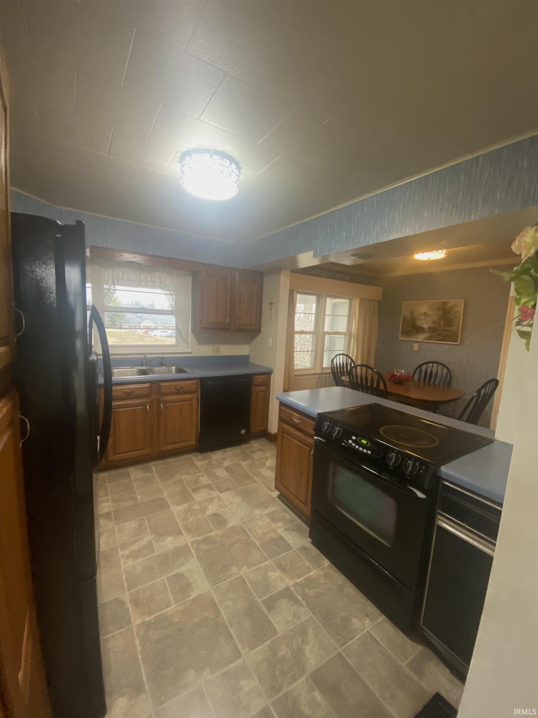 589 North Truman Road Jasper, IN 47546 - Photo 9 of 36 Gallery Image 9